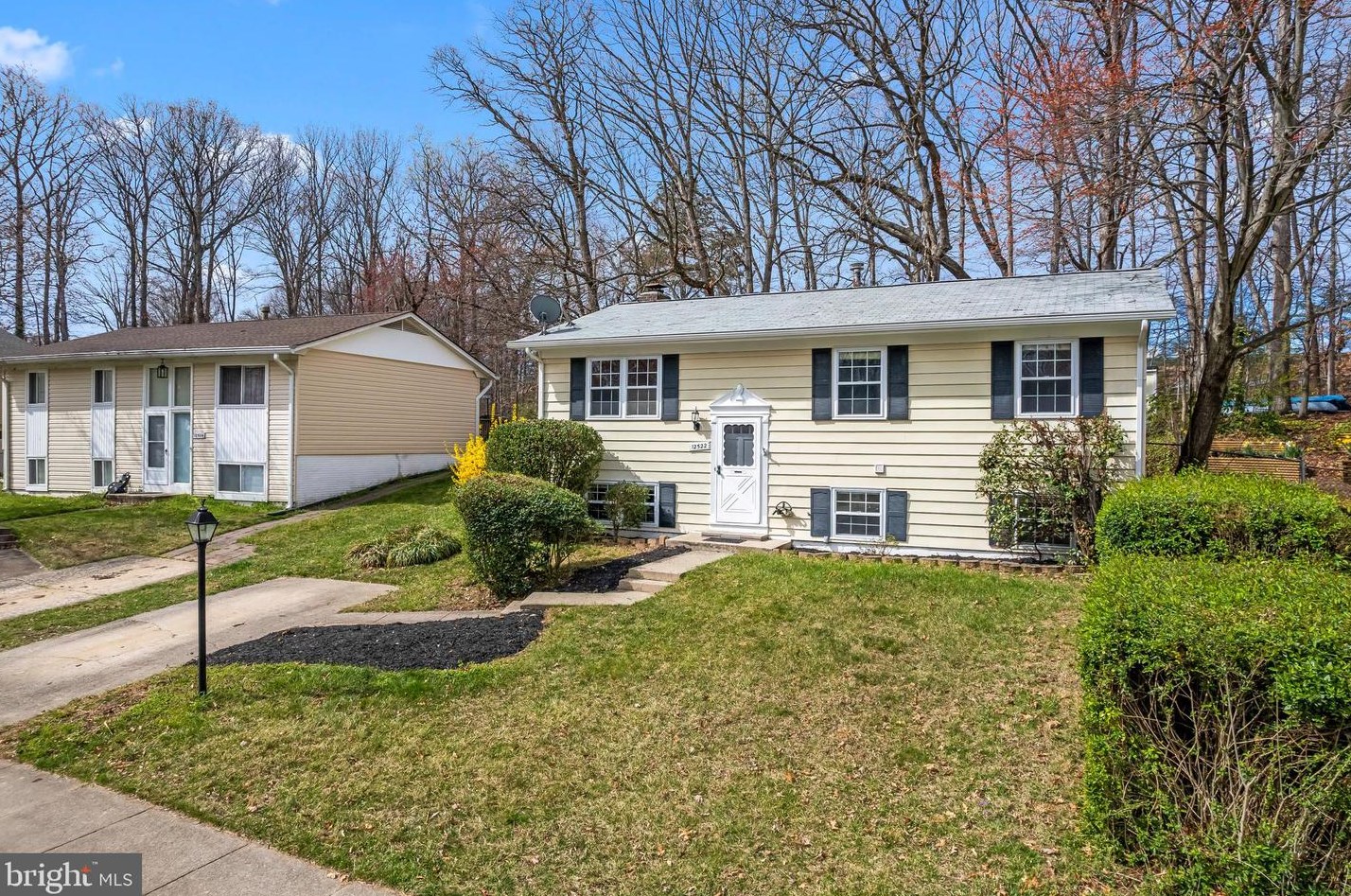 12522 Oakwood Dr, Woodbridge, VA 22192