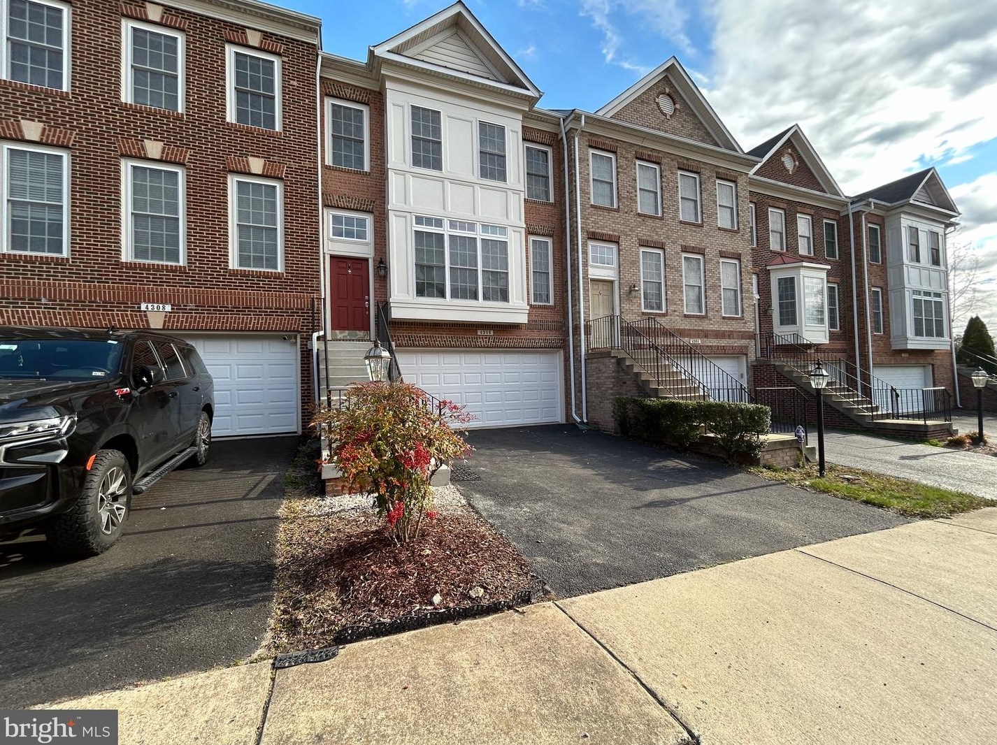4306 Stone Mountain Ct, Dumfries VA  22025-2033 exterior