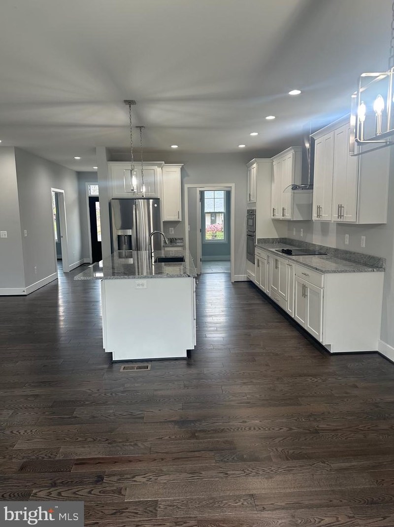 8501 Rolling Rd, Manassas, VA 20110-3626