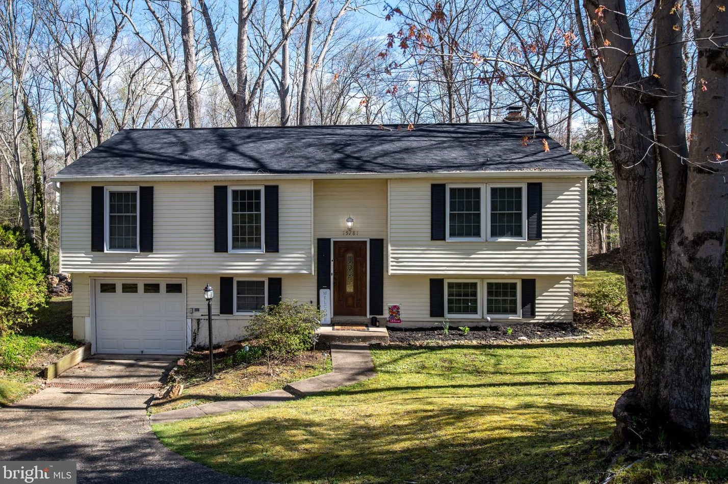 15781 Edgewood Dr, Dumfries, VA 22025