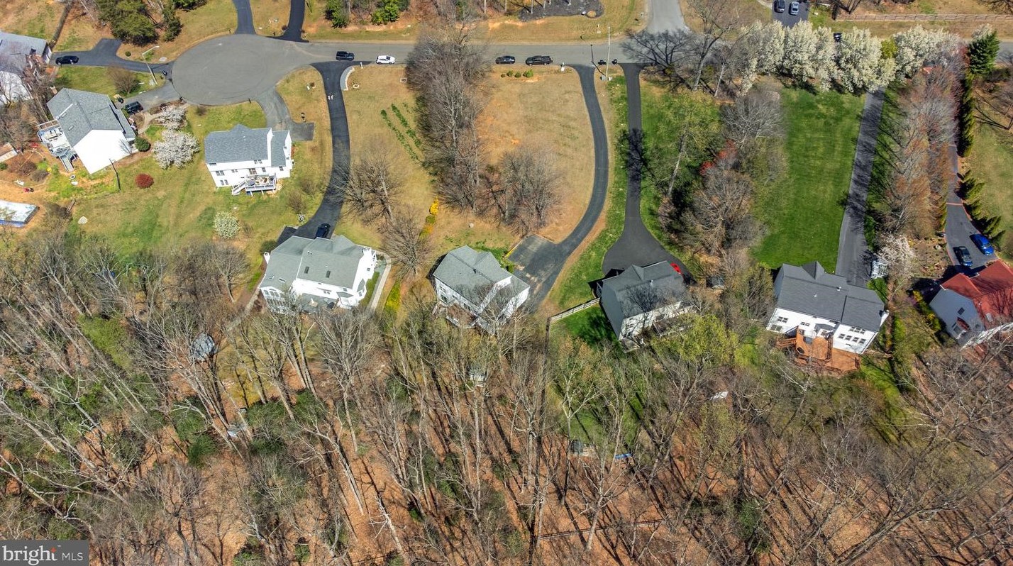 6391 Etheridge Ln, Manassas VA  20112-8823 exterior