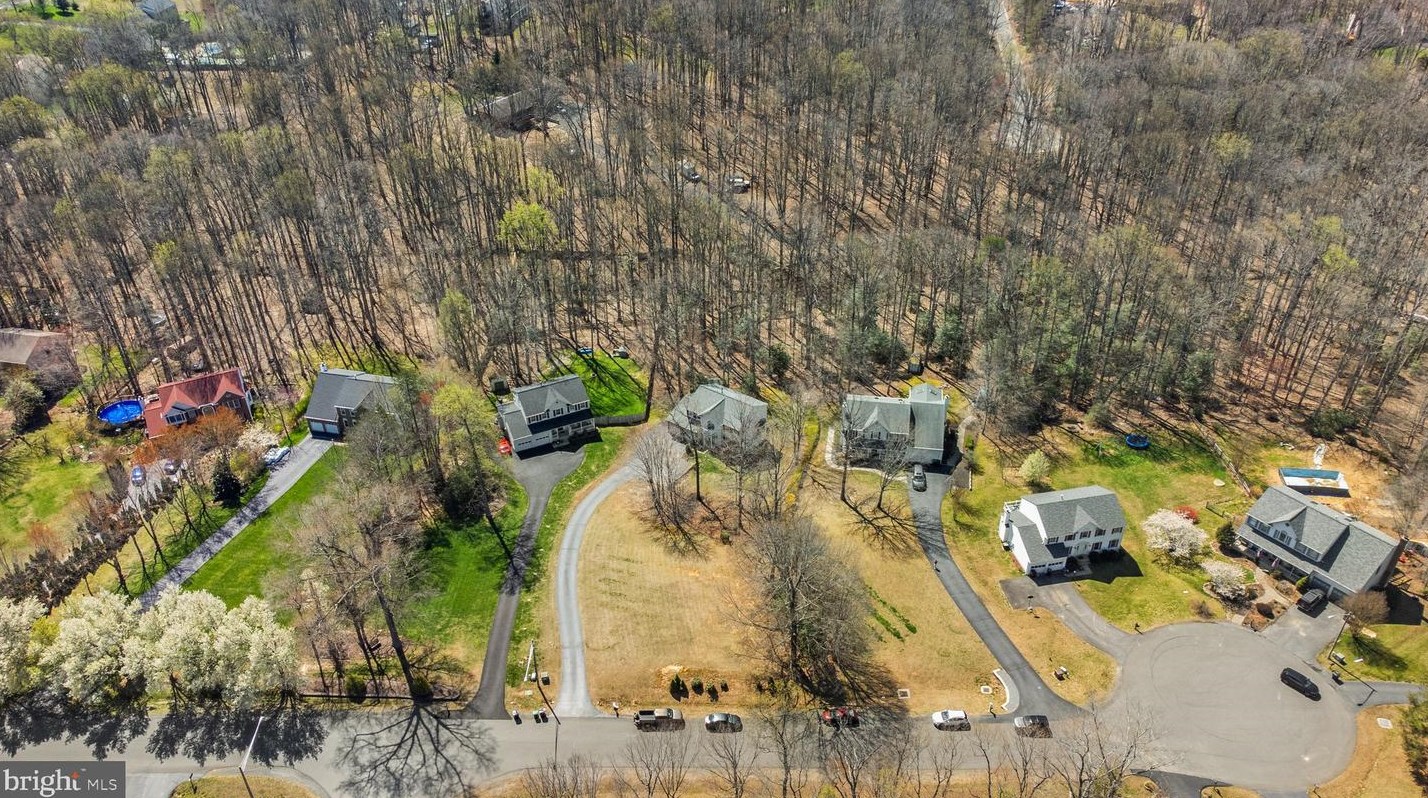 6391 Etheridge Ln, Manassas VA  20112-8823 exterior
