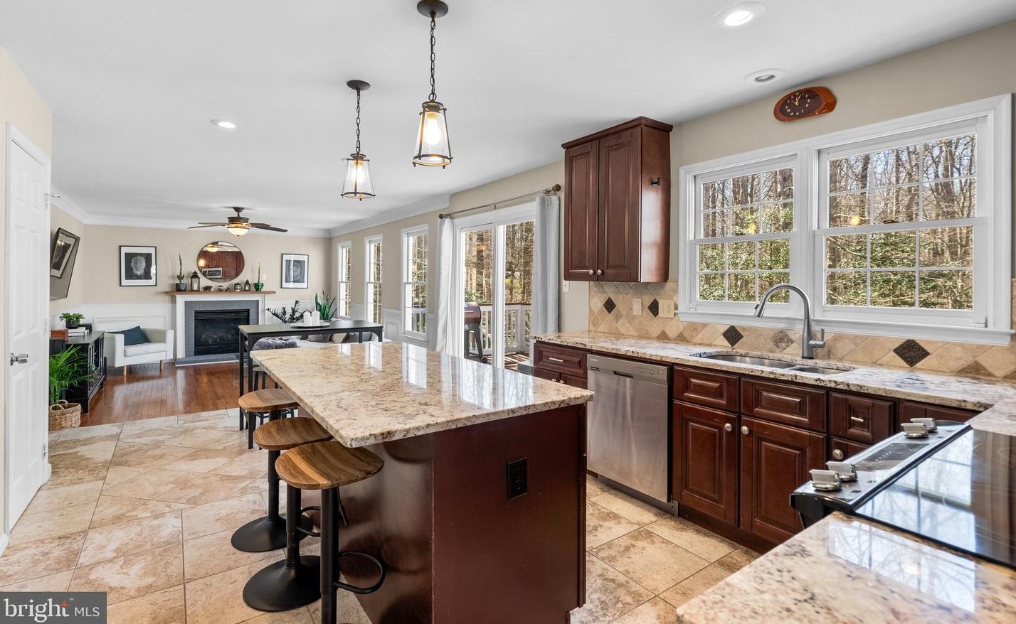 6391 Etheridge Ln, Manassas VA  20112-8823 exterior