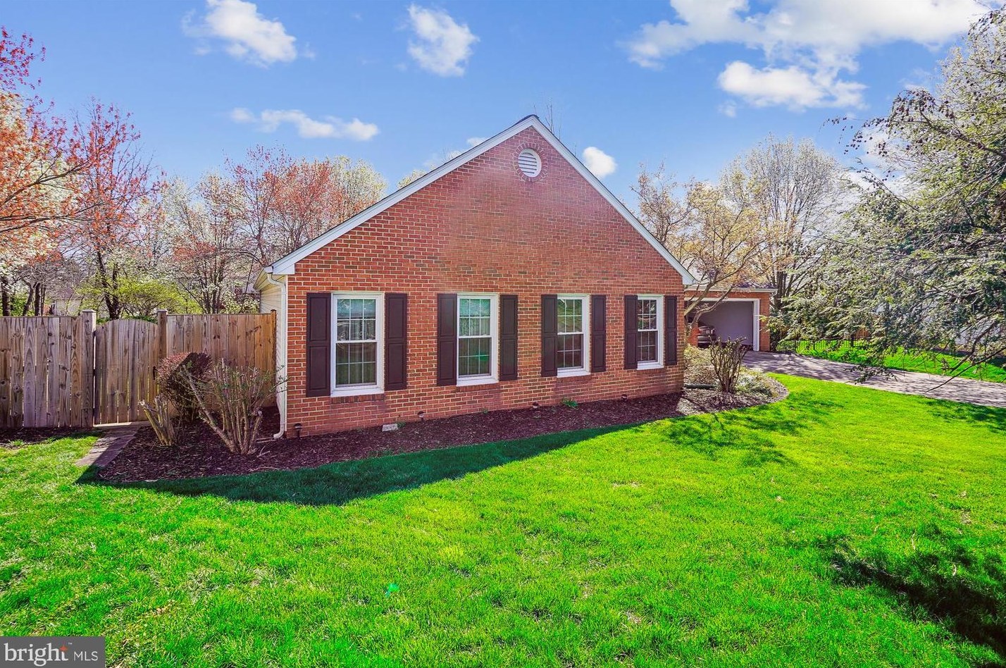 8624 Ambrose Ct, Manassas, VA 20109-3744
