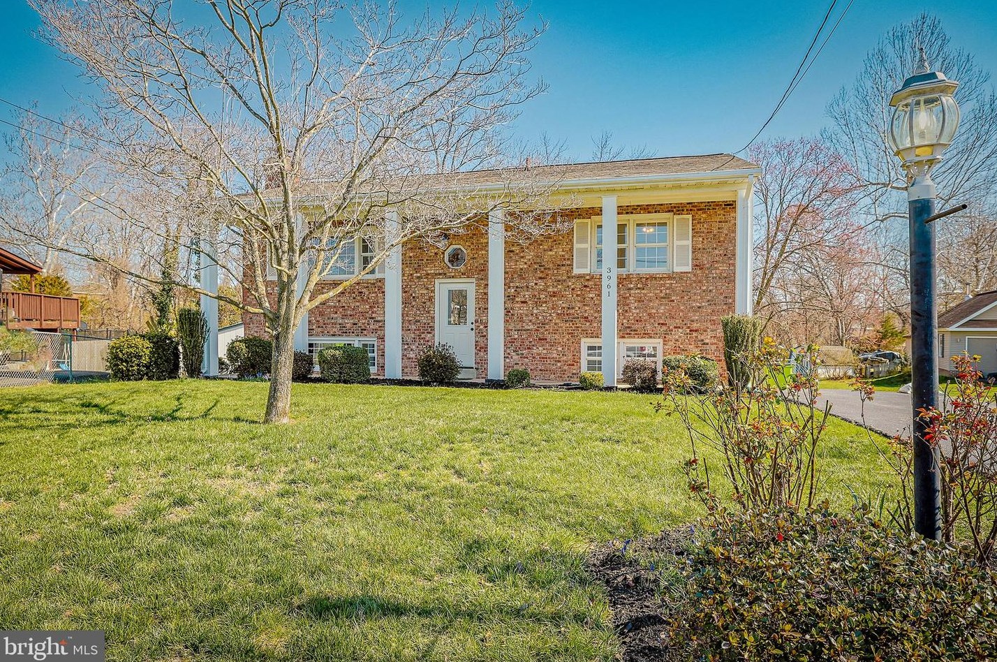 3961 Dominion Dr, Dumfries, VA 22026