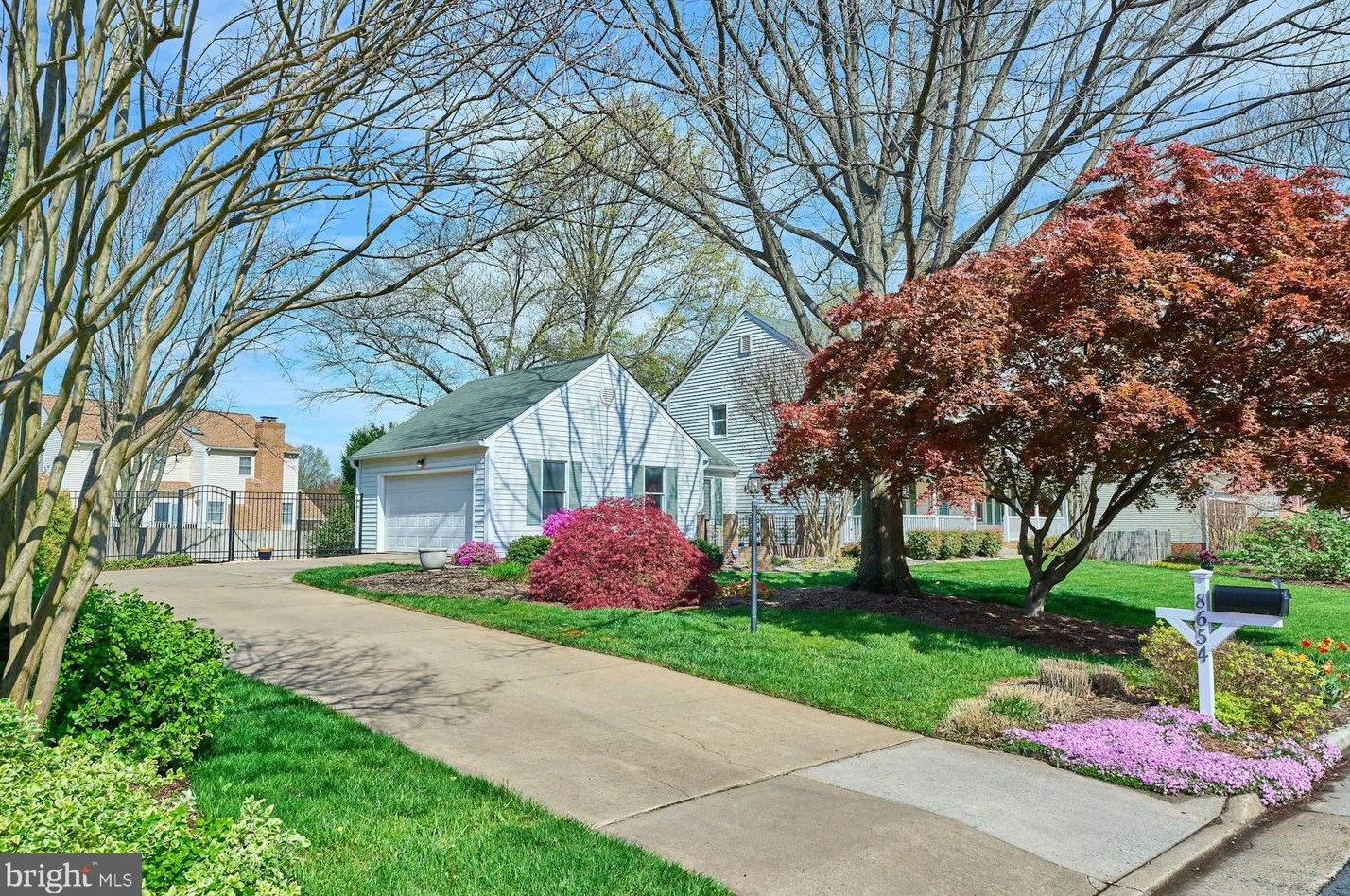 8654 Ruffin Ct, Manassas, VA 20109