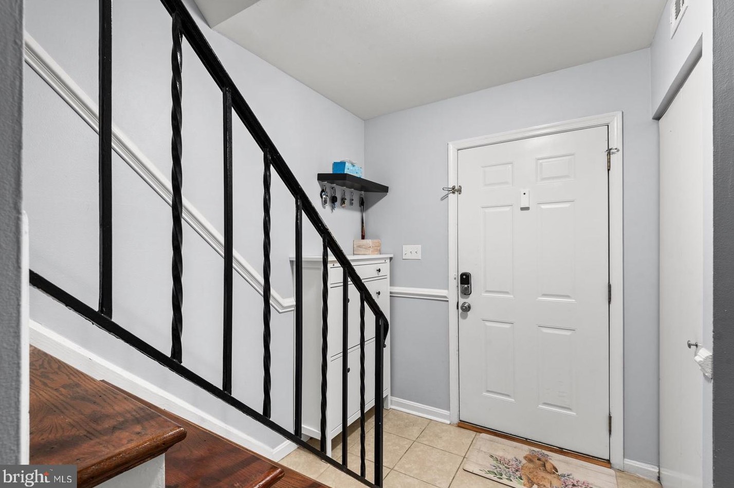 8186 Community Dr, Manassas VA  20109-3551 exterior