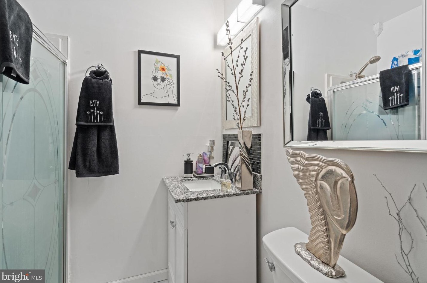 14857 Swallow Ct, Woodbridge VA  22193-1868 exterior