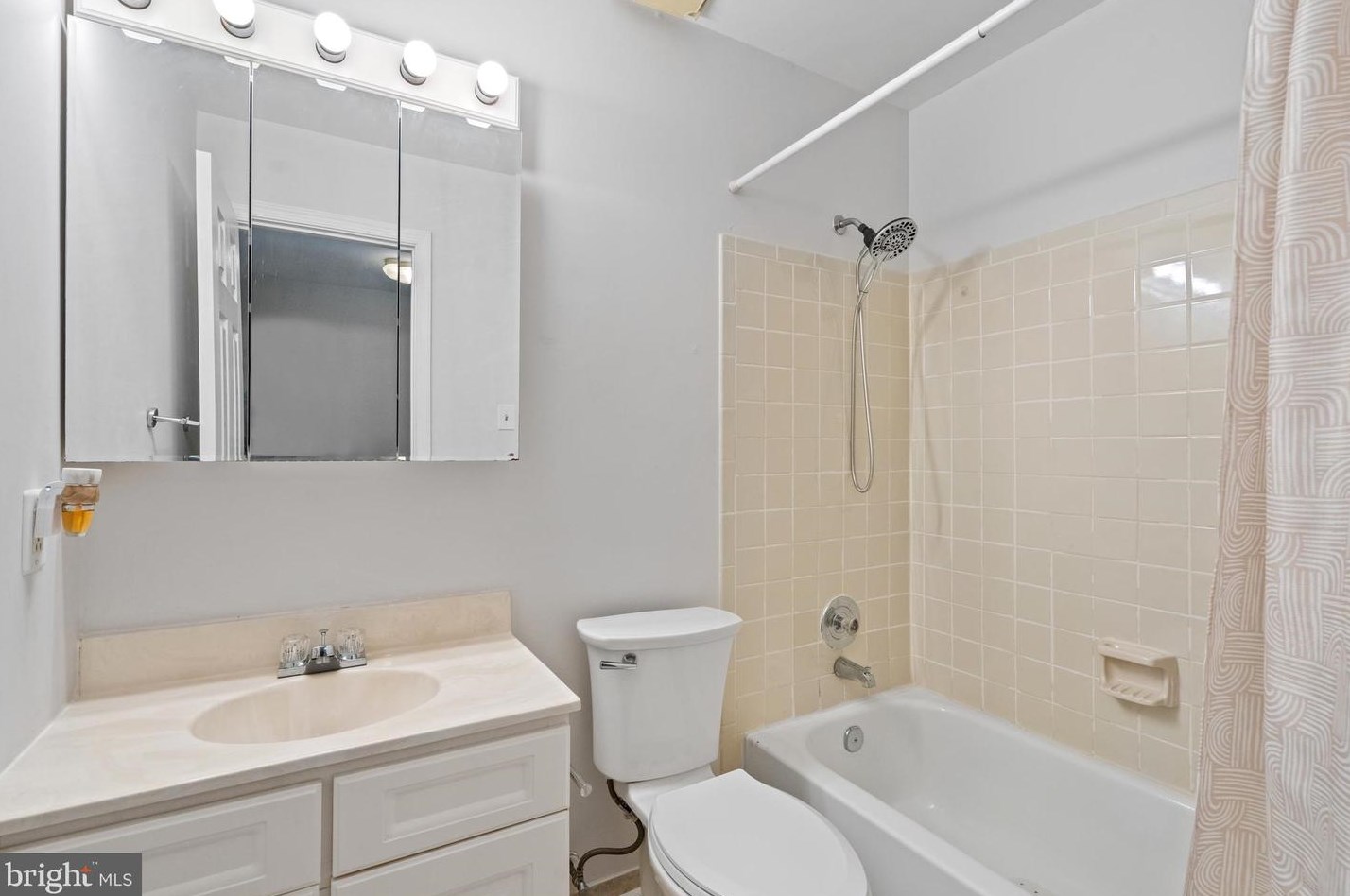 14857 Swallow Ct, Woodbridge VA  22193-1868 exterior