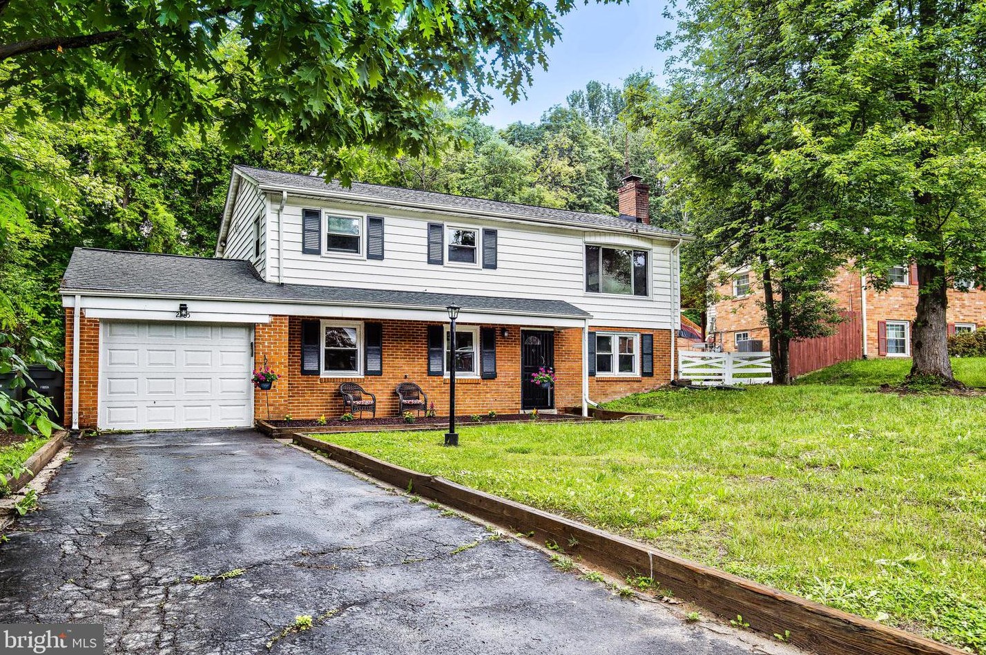 2285 W Longview Dr, Woodbridge, VA 22191