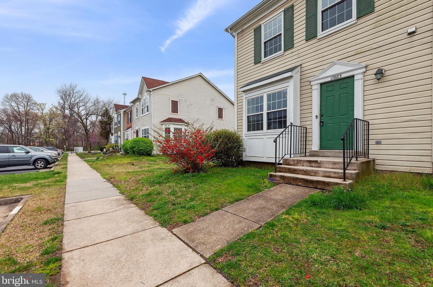 17883 Lounsbery Dr, Dumfries, VA 22026-2640