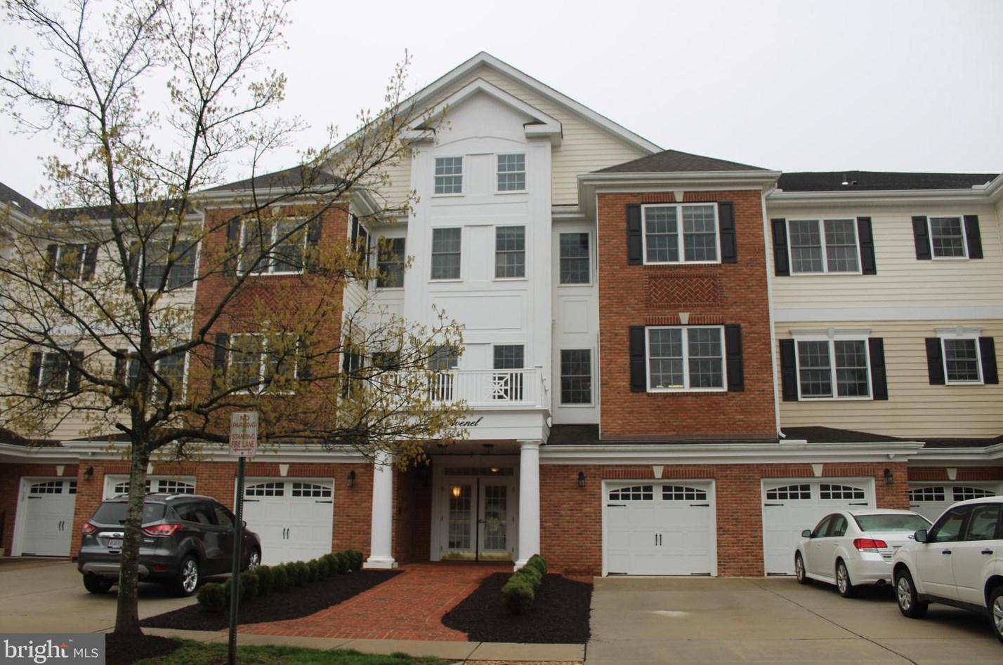 15241 Royal Crest Dr #306, Haymarket, VA 20169