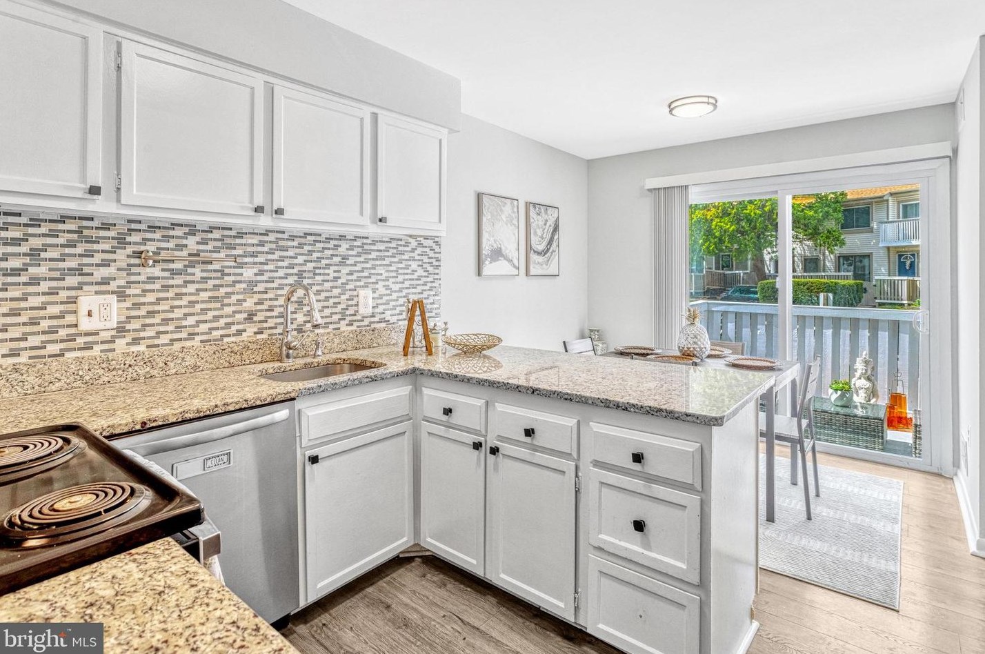 12767 Cara Dr, Woodbridge VA  22192-2734 exterior