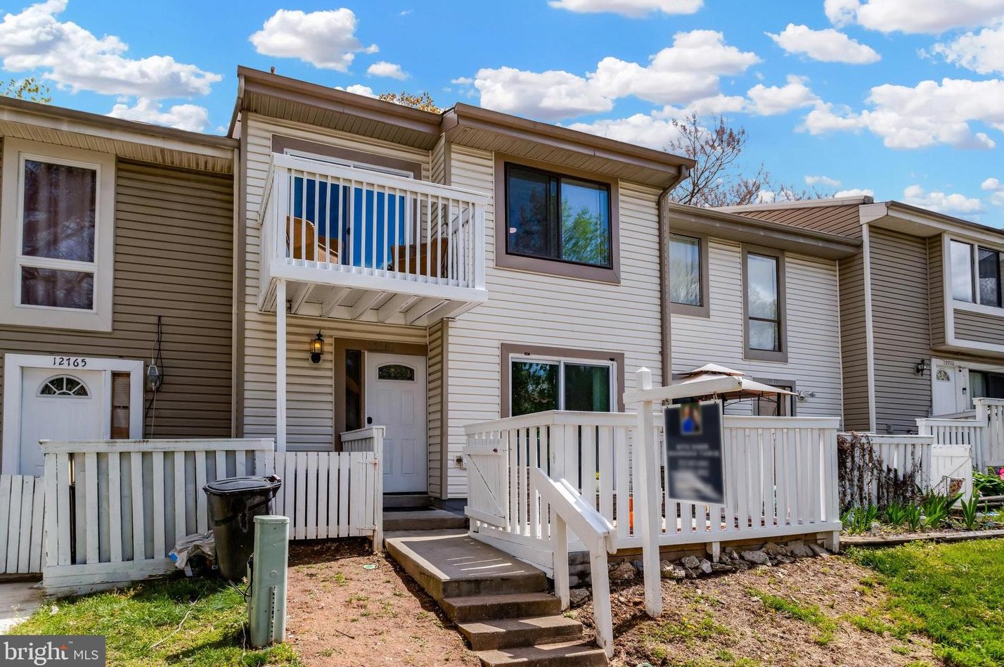 12767 Cara Dr, Woodbridge VA  22192-2734 exterior