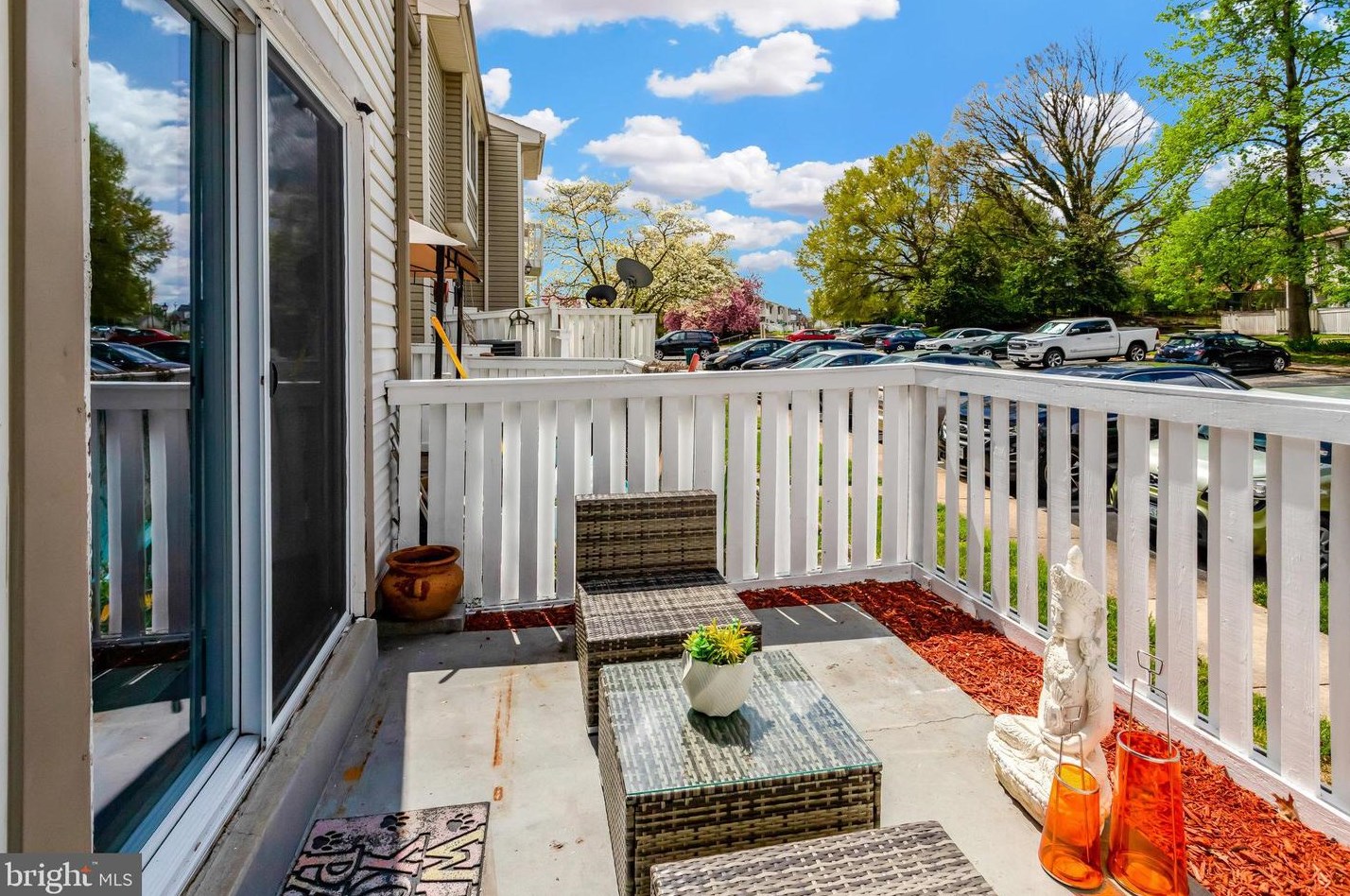 12767 Cara Dr, Woodbridge VA  22192-2734 exterior