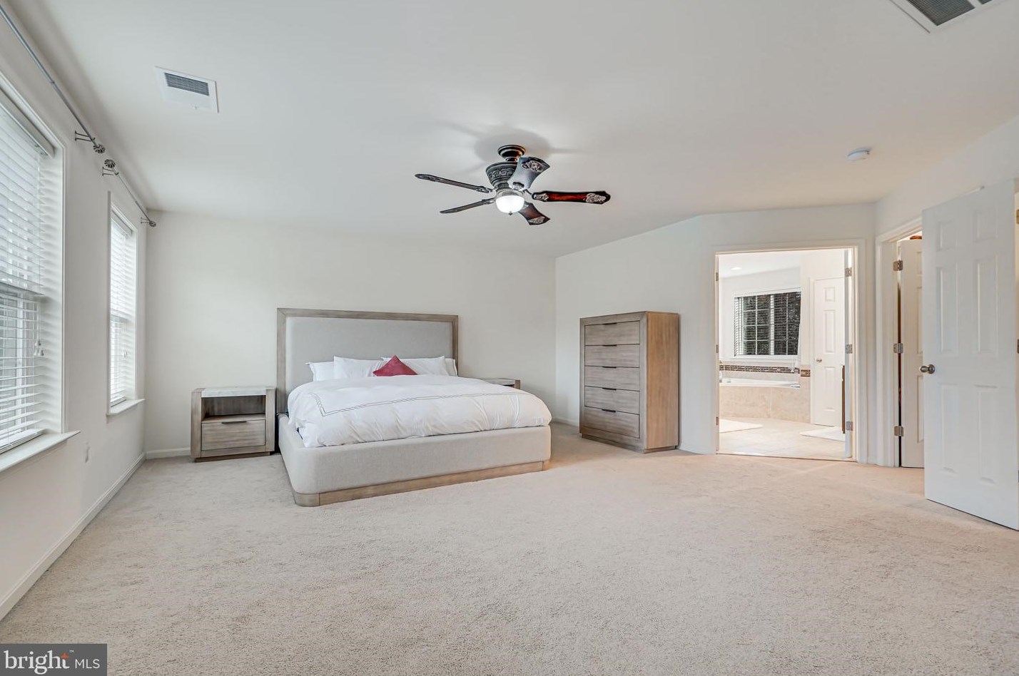 12209 Jennell Dr, Bristow VA  20136-1127 exterior