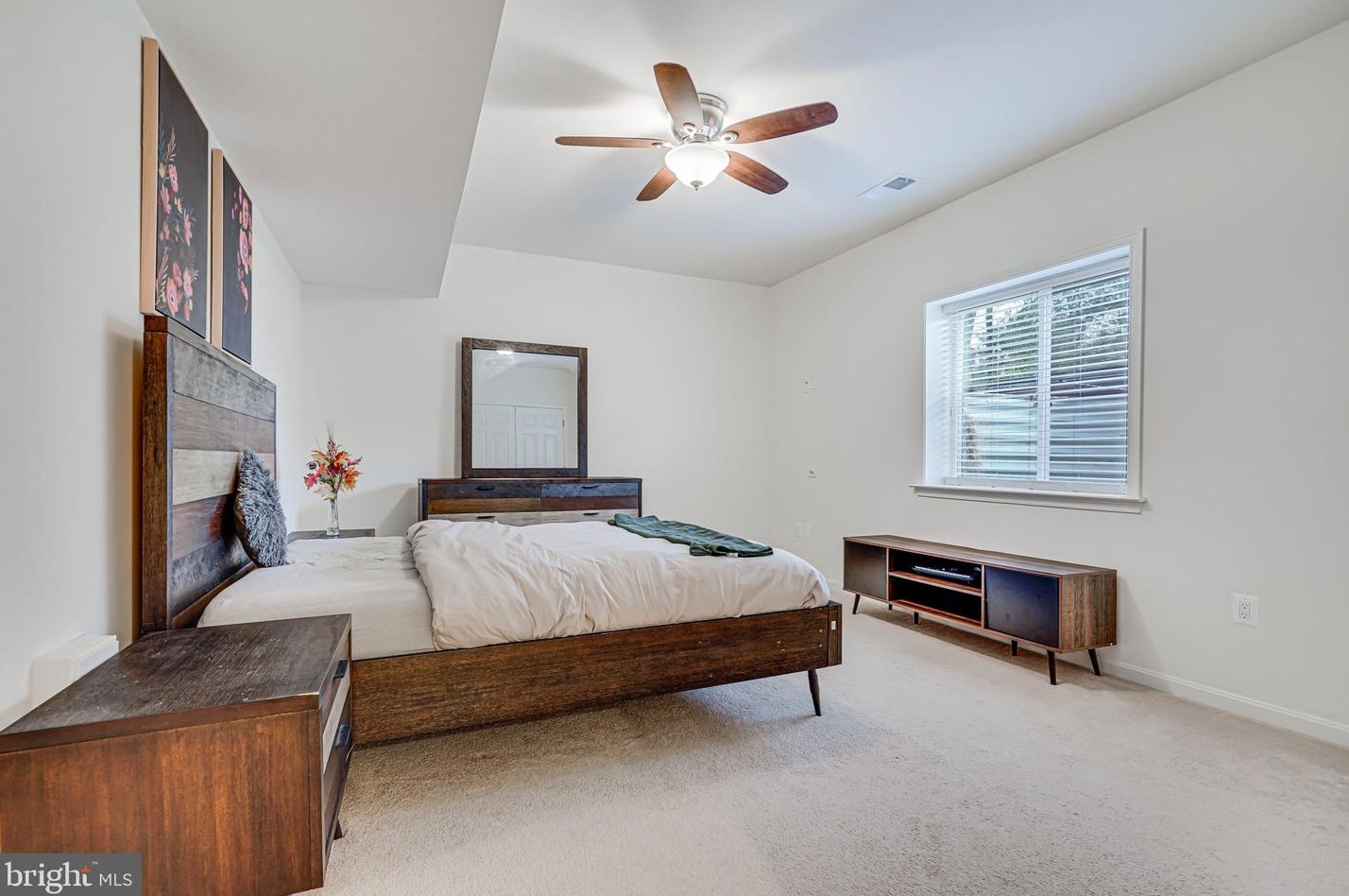 12209 Jennell Dr, Bristow VA  20136-1127 exterior