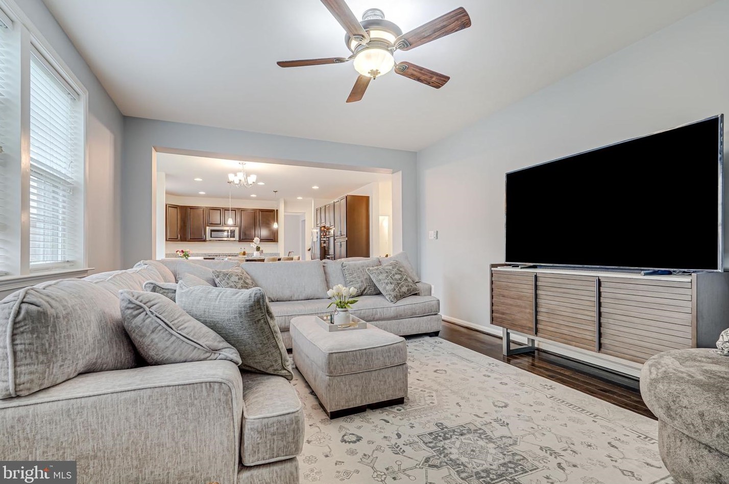 12209 Jennell Dr, Bristow VA  20136-1127 exterior