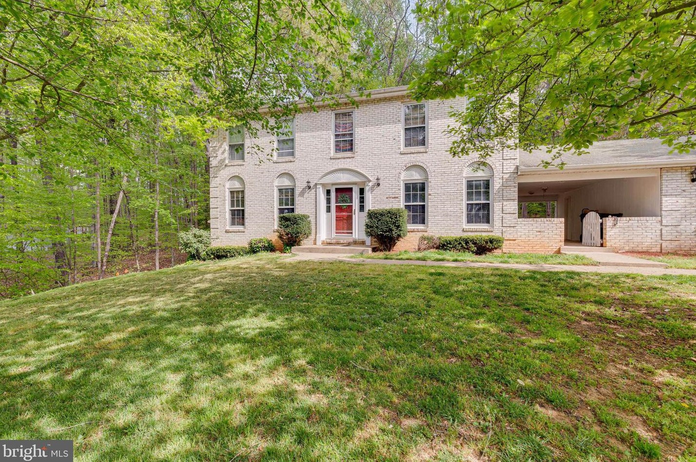 5364 Wade Ln, Woodbridge, VA 22192-6016