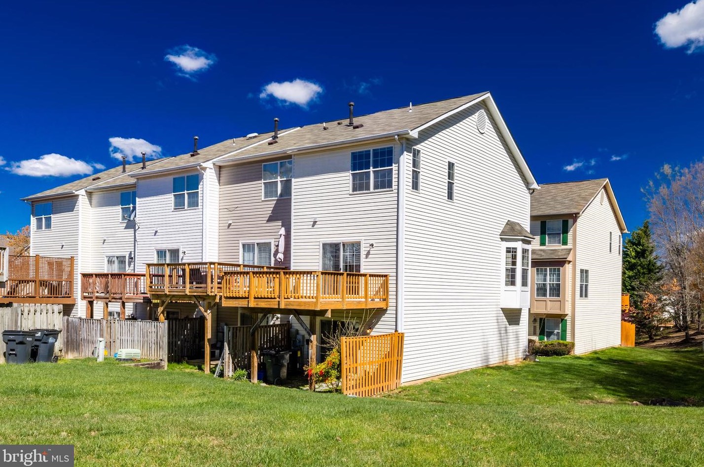 3581 Sherbrooke Cir, Woodbridge VA  22192-7033 exterior