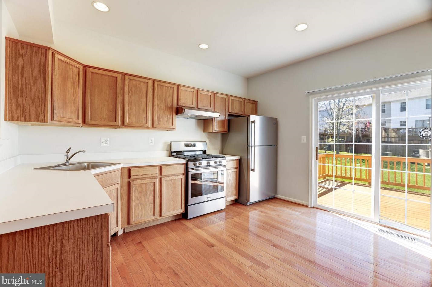 3581 Sherbrooke Cir, Woodbridge VA  22192-7033 exterior