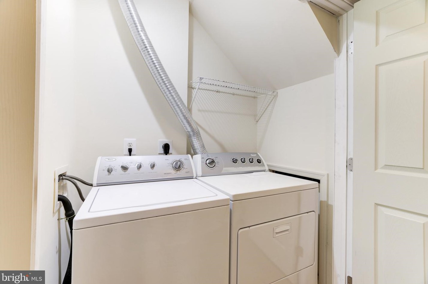 3581 Sherbrooke Cir, Woodbridge VA  22192-7033 exterior