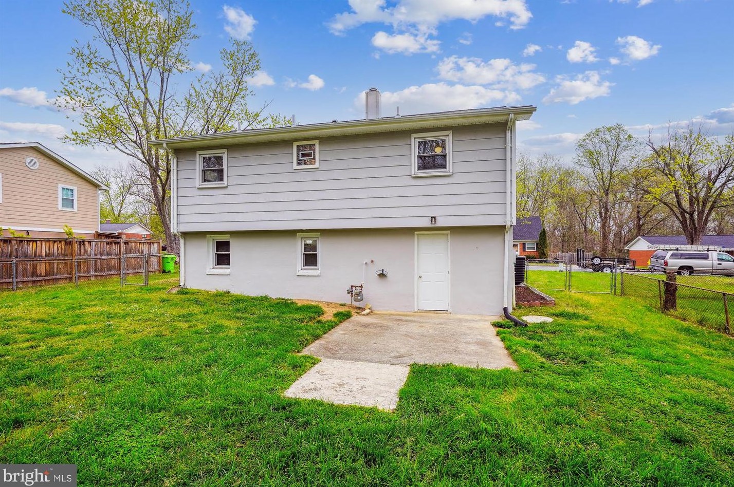 14330 Belleville Ave, Woodbridge VA  22193-1403 exterior