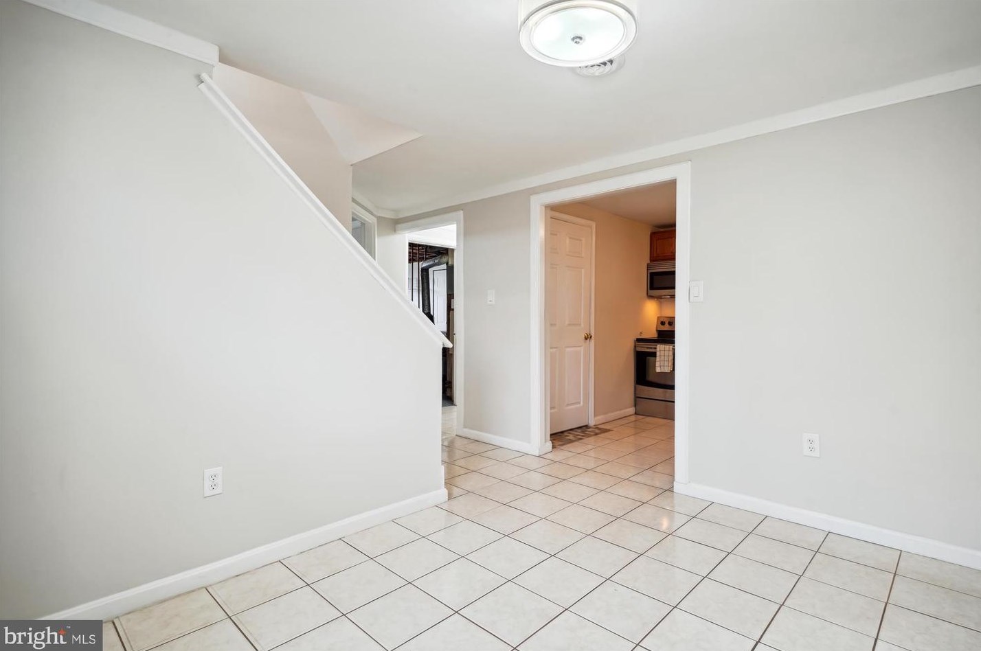 14330 Belleville Ave, Woodbridge VA  22193-1403 exterior