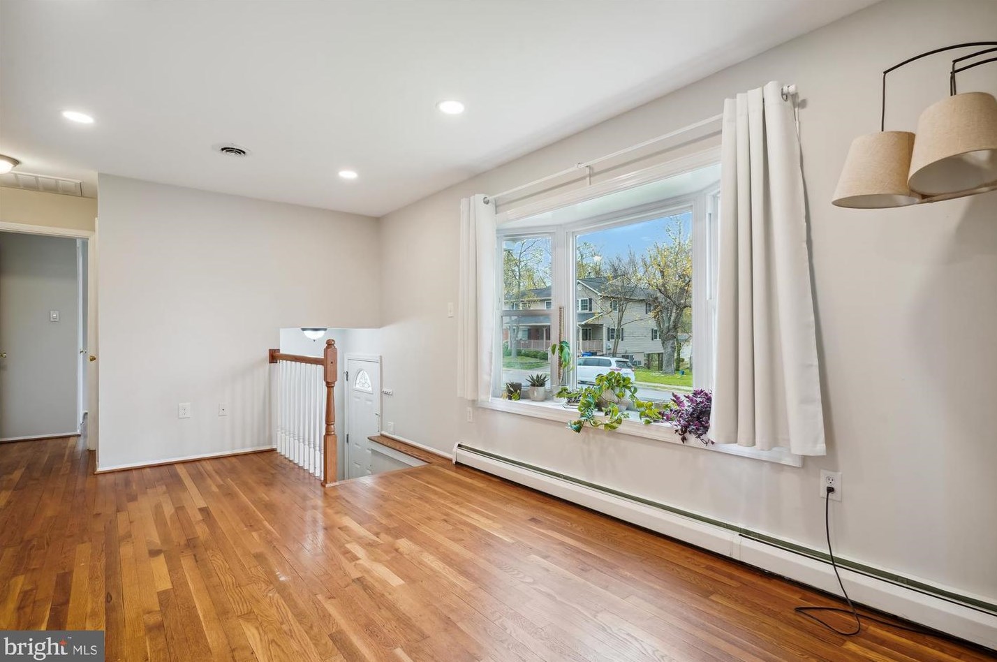 14330 Belleville Ave, Woodbridge VA  22193-1403 exterior