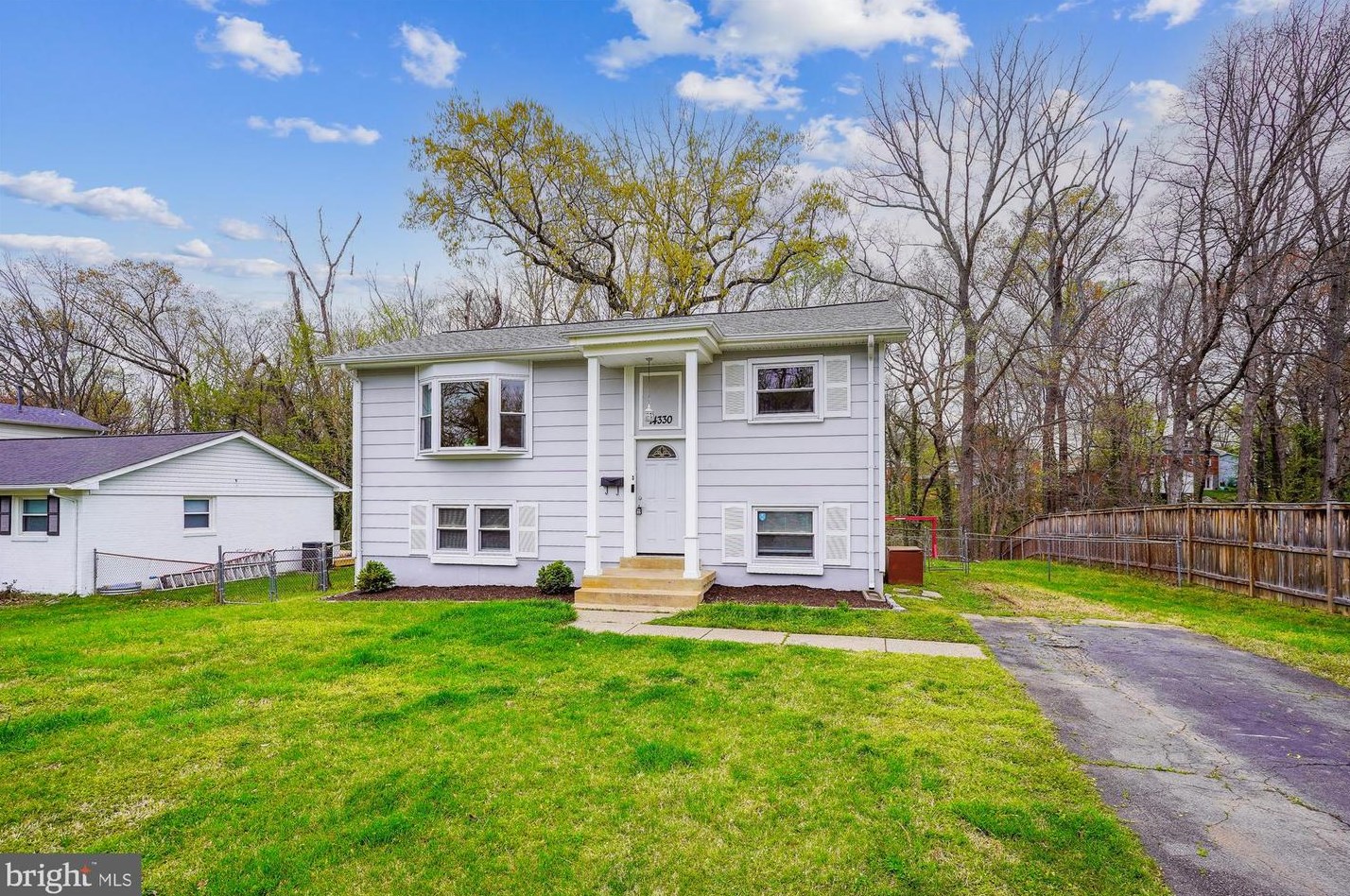 14330 Belleville Ave, Woodbridge VA  22193-1403 exterior
