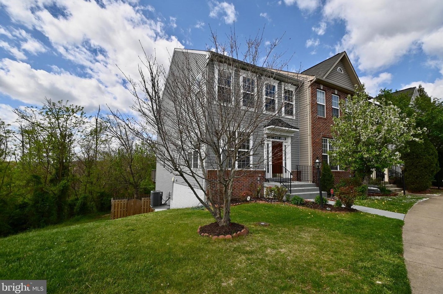 2199 Armitage Ct, Woodbridge, VA 22191