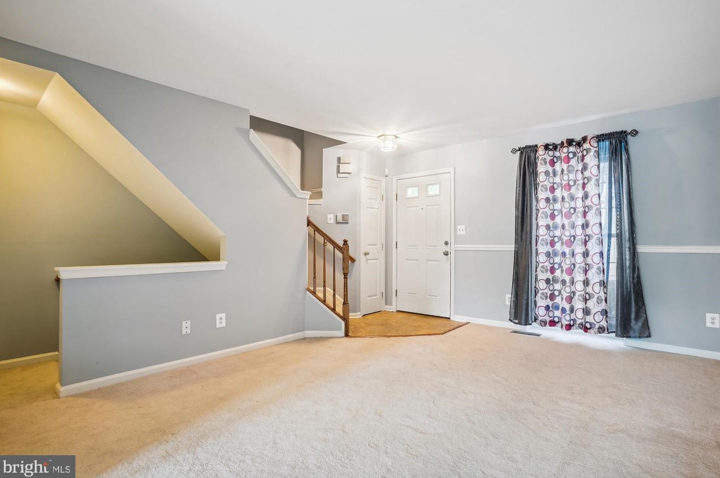 1719 Vonnies View Ct, Woodbridge VA  22192-5606 exterior