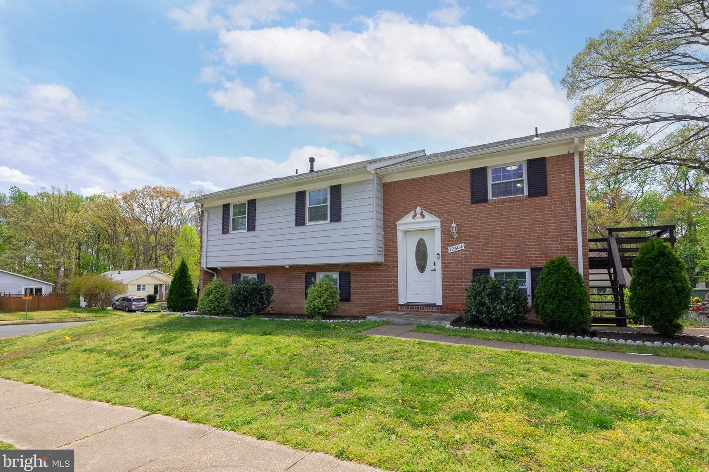 12604 Oakwood Dr, Woodbridge, VA 22192