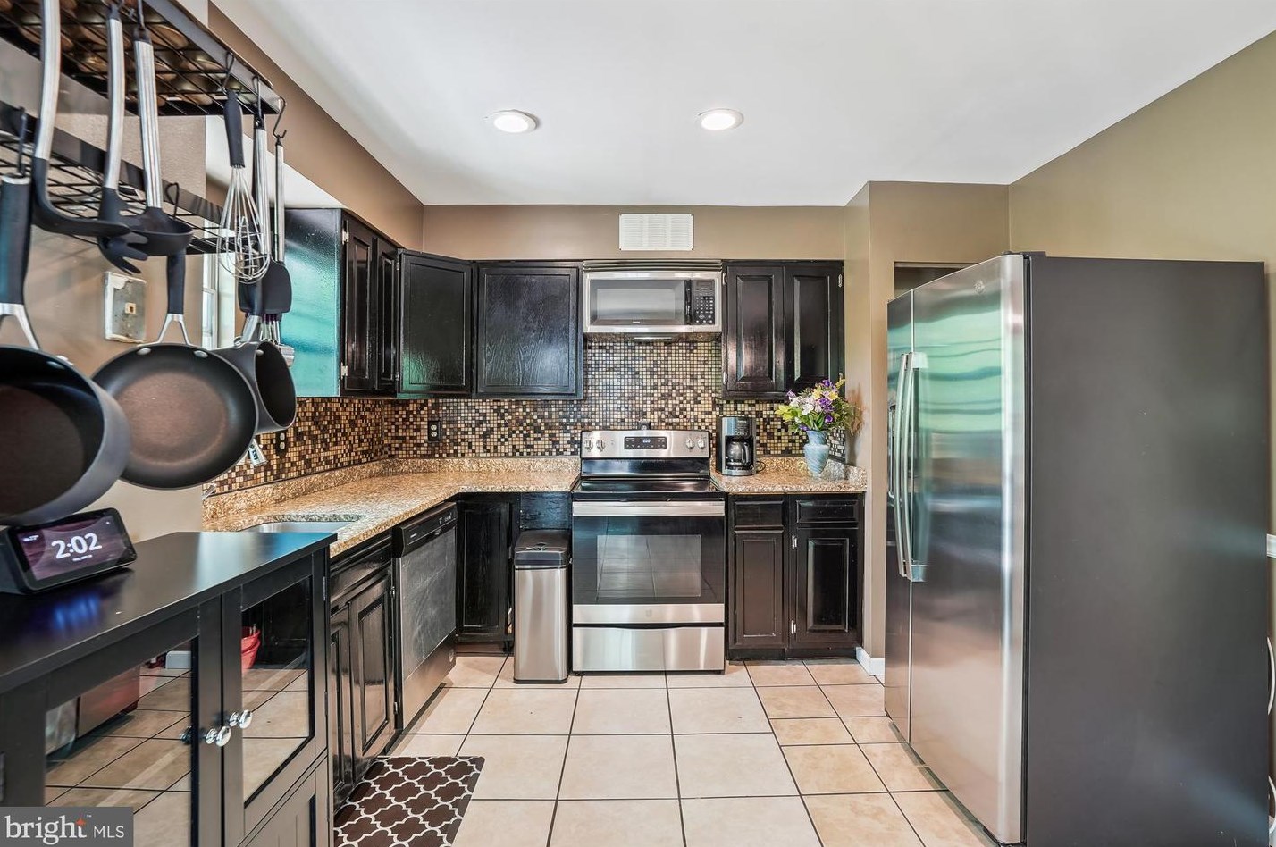 15243 Streamside Ct, Dumfries VA  22025-5201 exterior