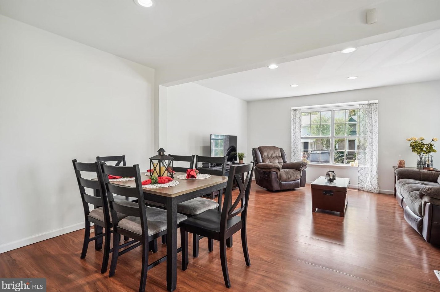 15243 Streamside Ct, Dumfries VA  22025-5201 exterior