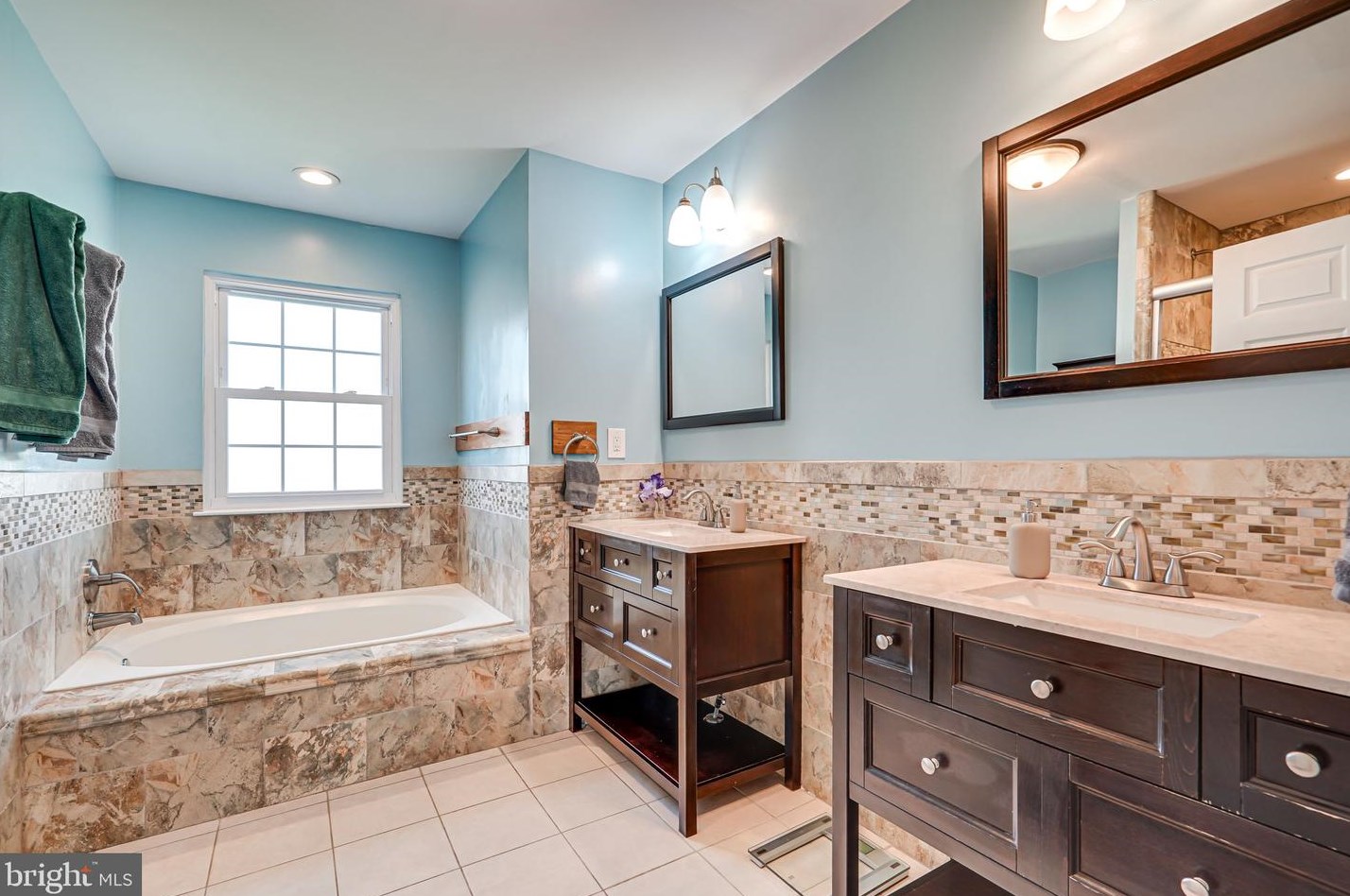 15792 Beau Ridge Dr, Woodbridge VA  22193-1028 exterior