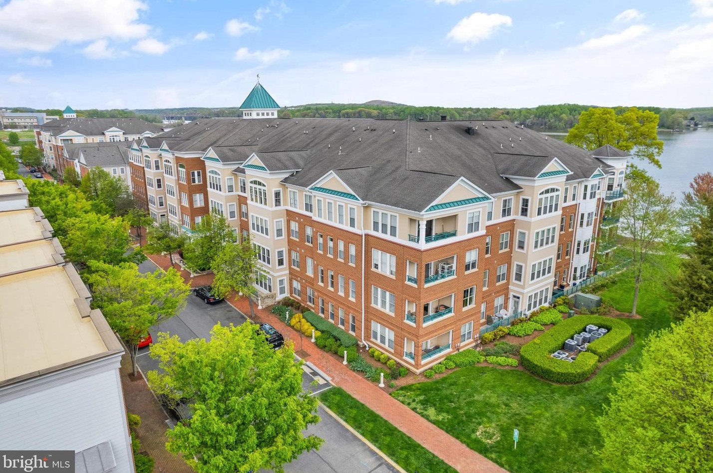 440 Belmont Bay Dr, Woodbridge, VA 22191-5450