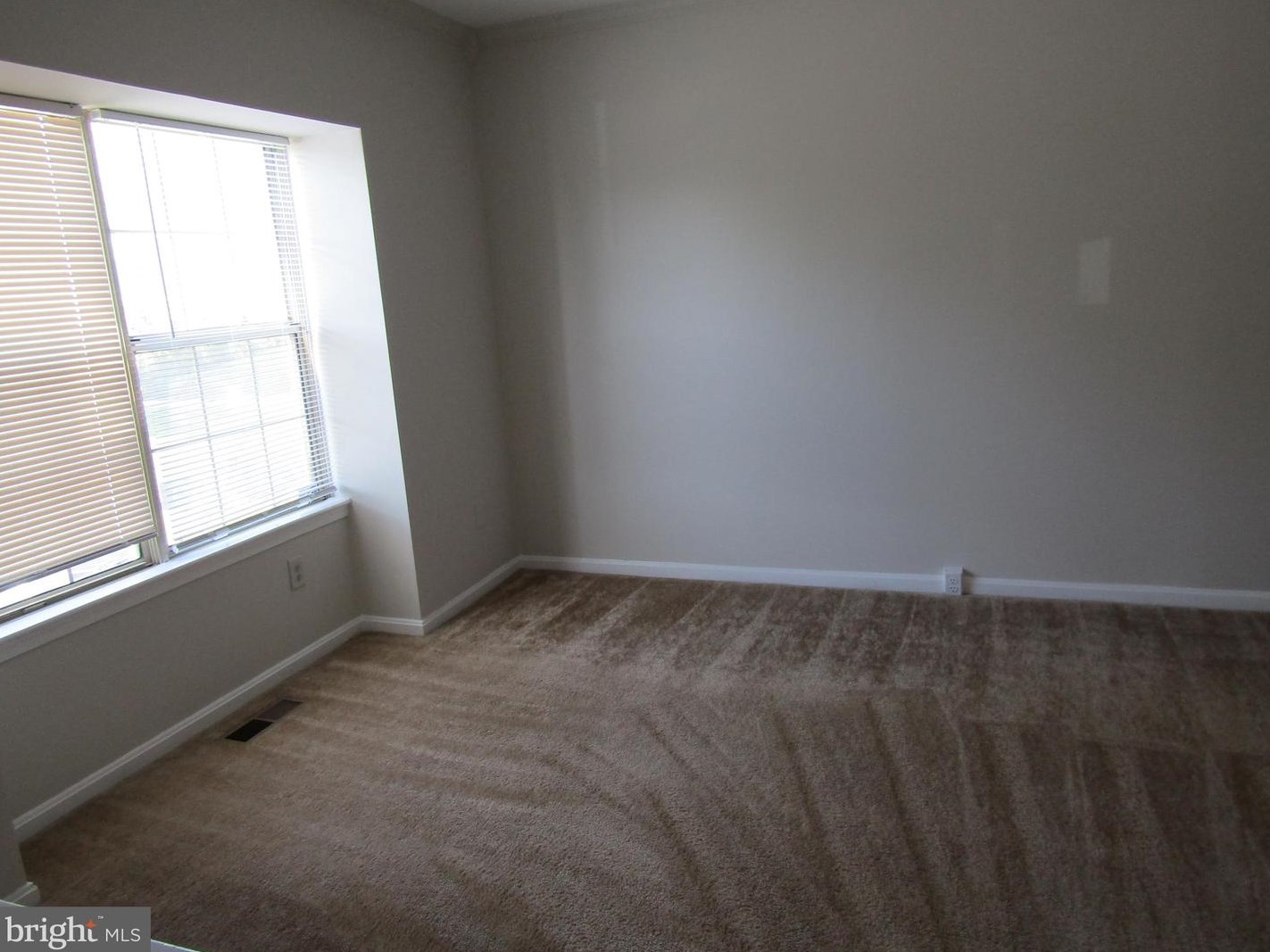 8583 Somersworth Dr, Manassas, VA 20111