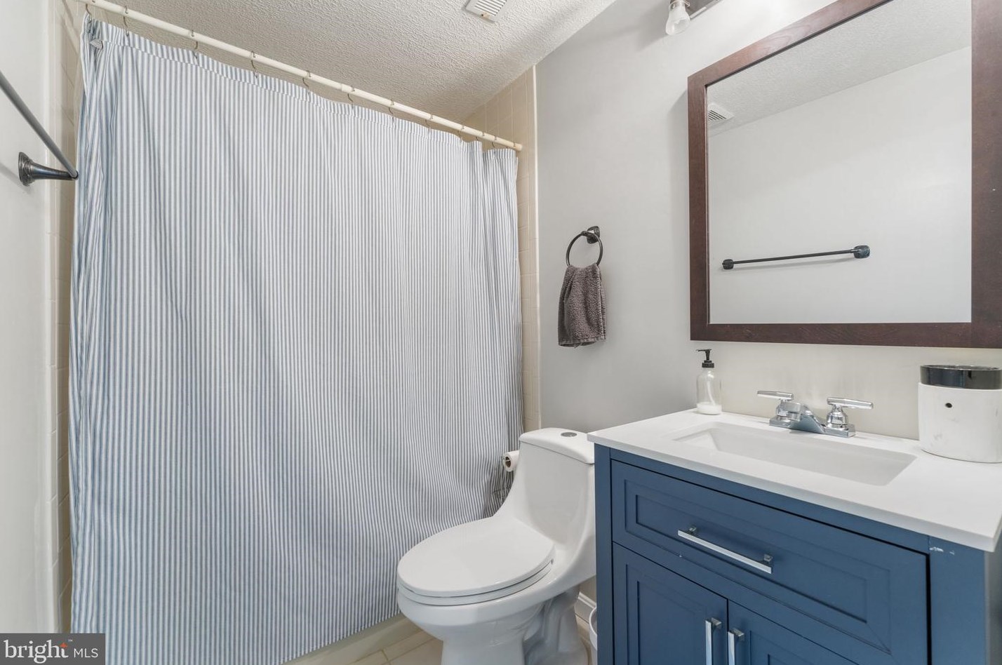 12365 Manchester Way, Woodbridge VA  22192-5178 exterior