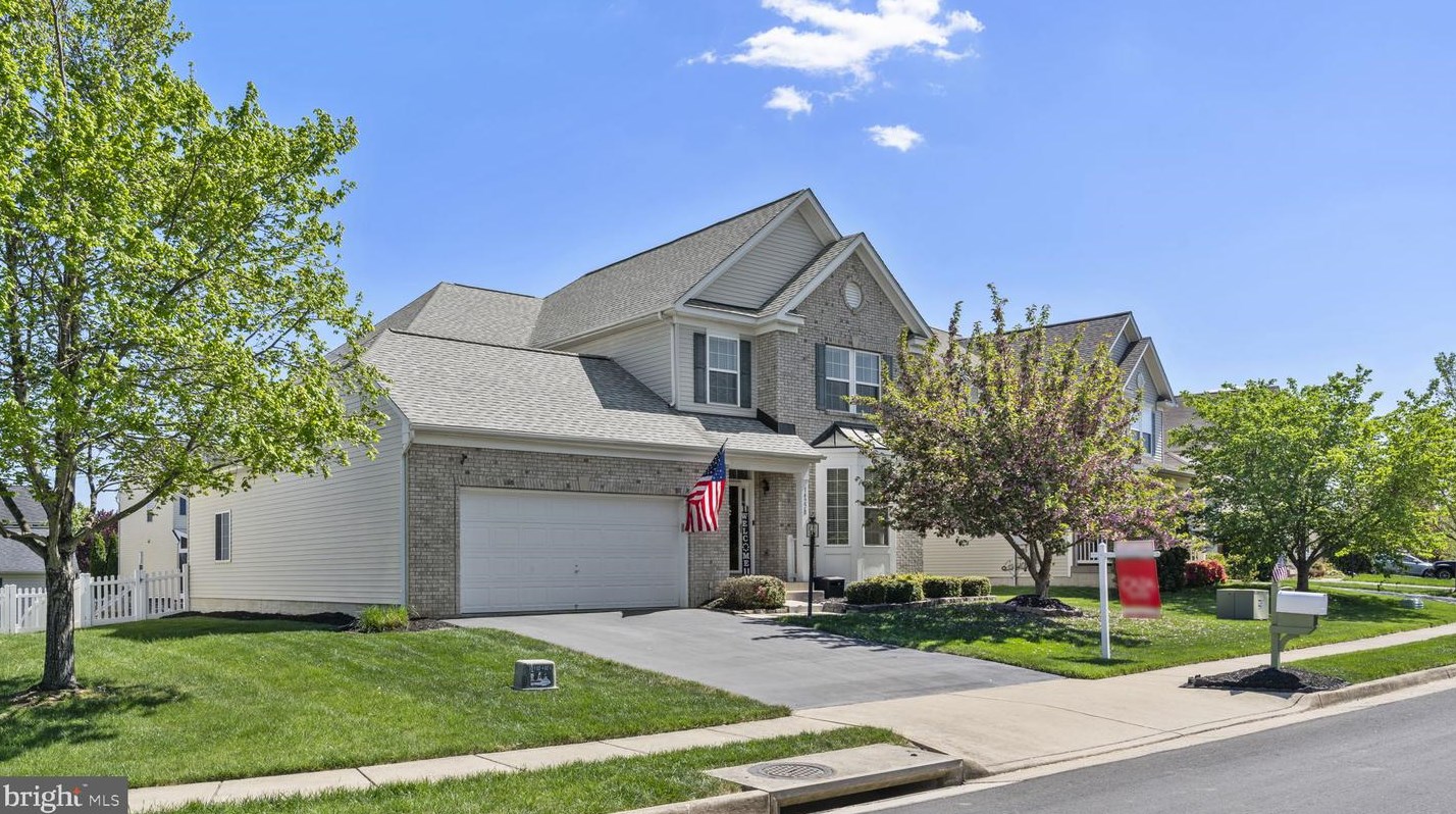 14228 Ladderbacked Dr, Gainesville, VA 20155