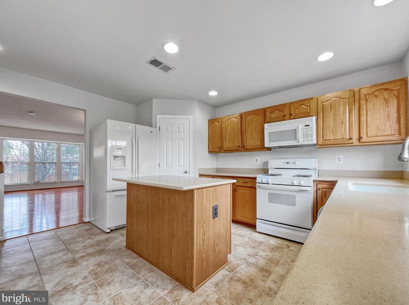 8298 Humphrey Ln, Manassas, VA 20109