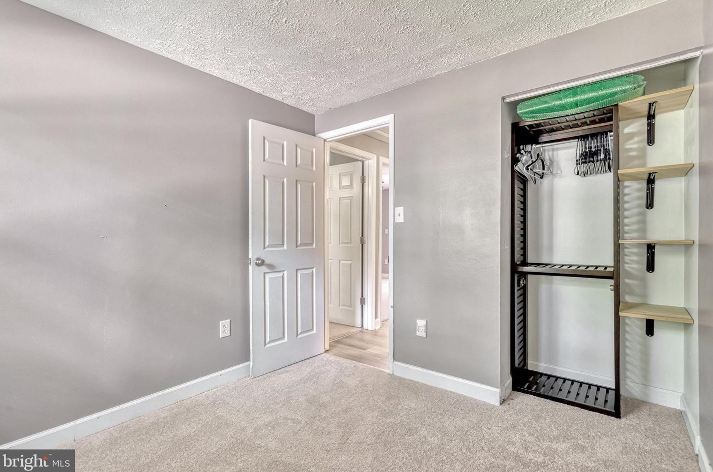 16000 Normandy Ct, Woodbridge VA  22191-4321 exterior