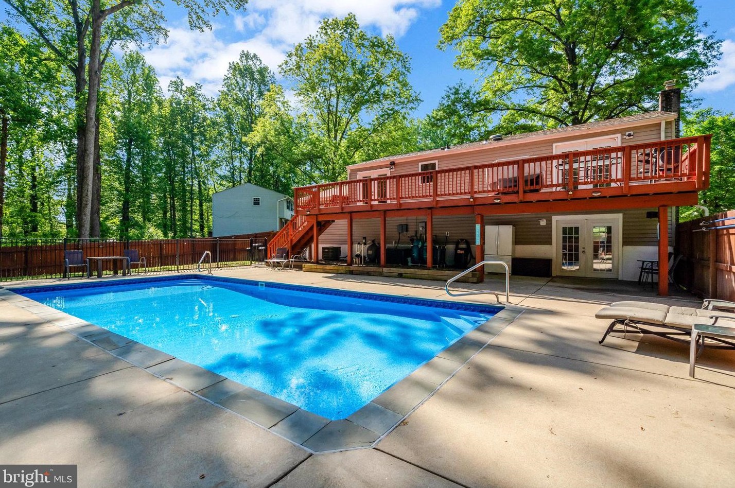 16000 Normandy Ct, Woodbridge VA  22191-4321 exterior