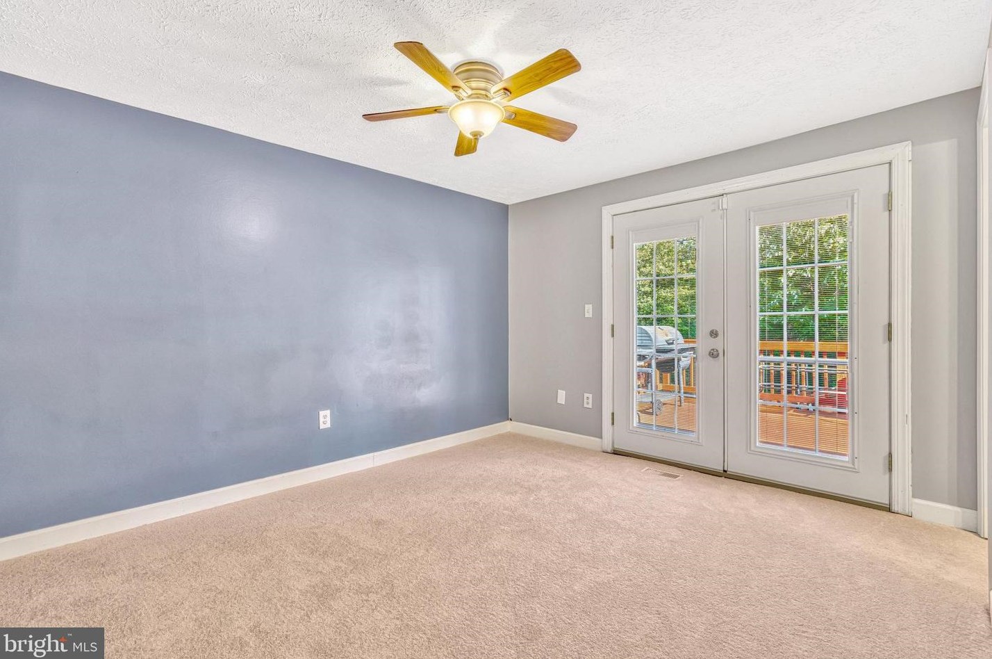 16000 Normandy Ct, Woodbridge VA  22191-4321 exterior