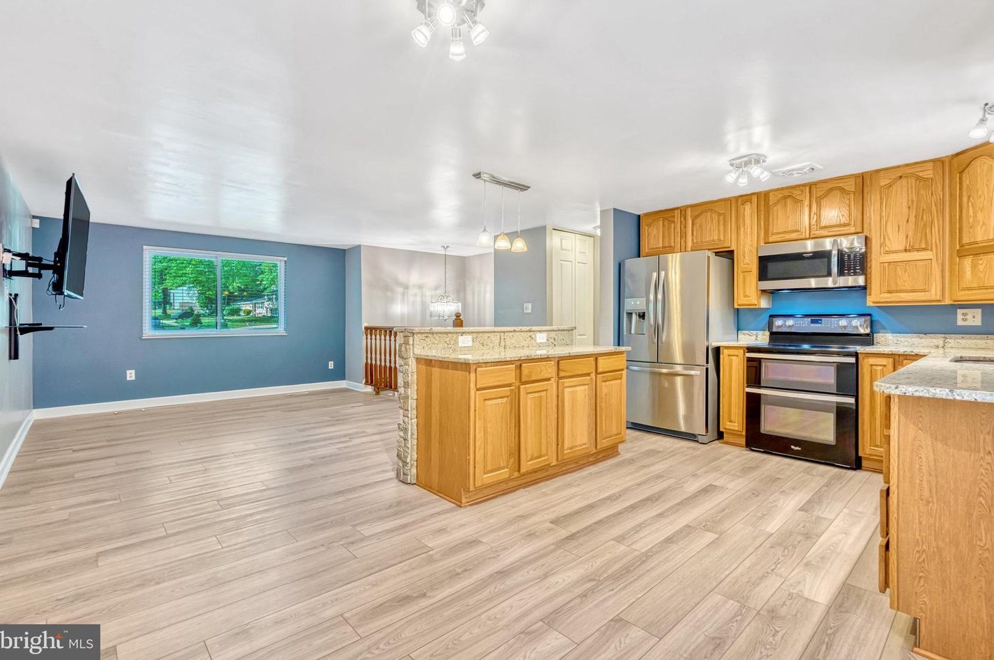 16000 Normandy Ct, Woodbridge VA  22191-4321 exterior