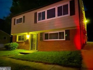 3400 Beaumont Rd, Woodbridge, VA 22193-1525