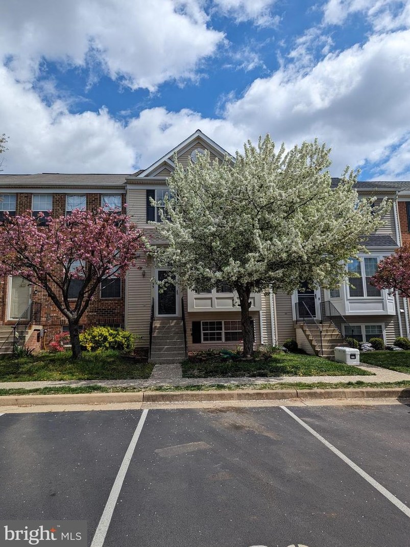 8233 Ramseur Pl, Manassas VA  20109-1912 exterior