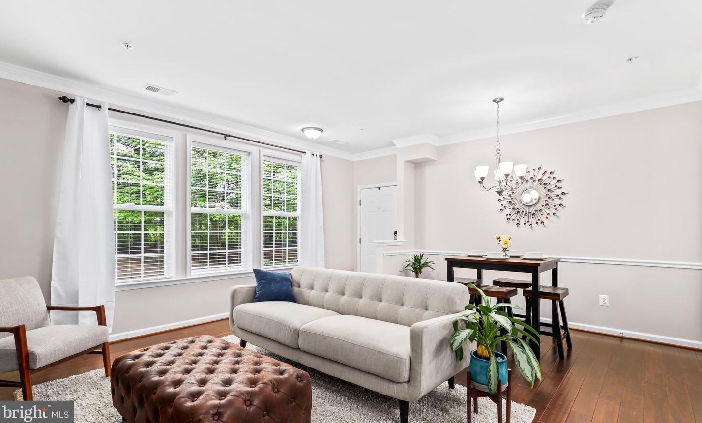 4742 Dane Ridge Cir, Woodbridge, VA 22193-6519