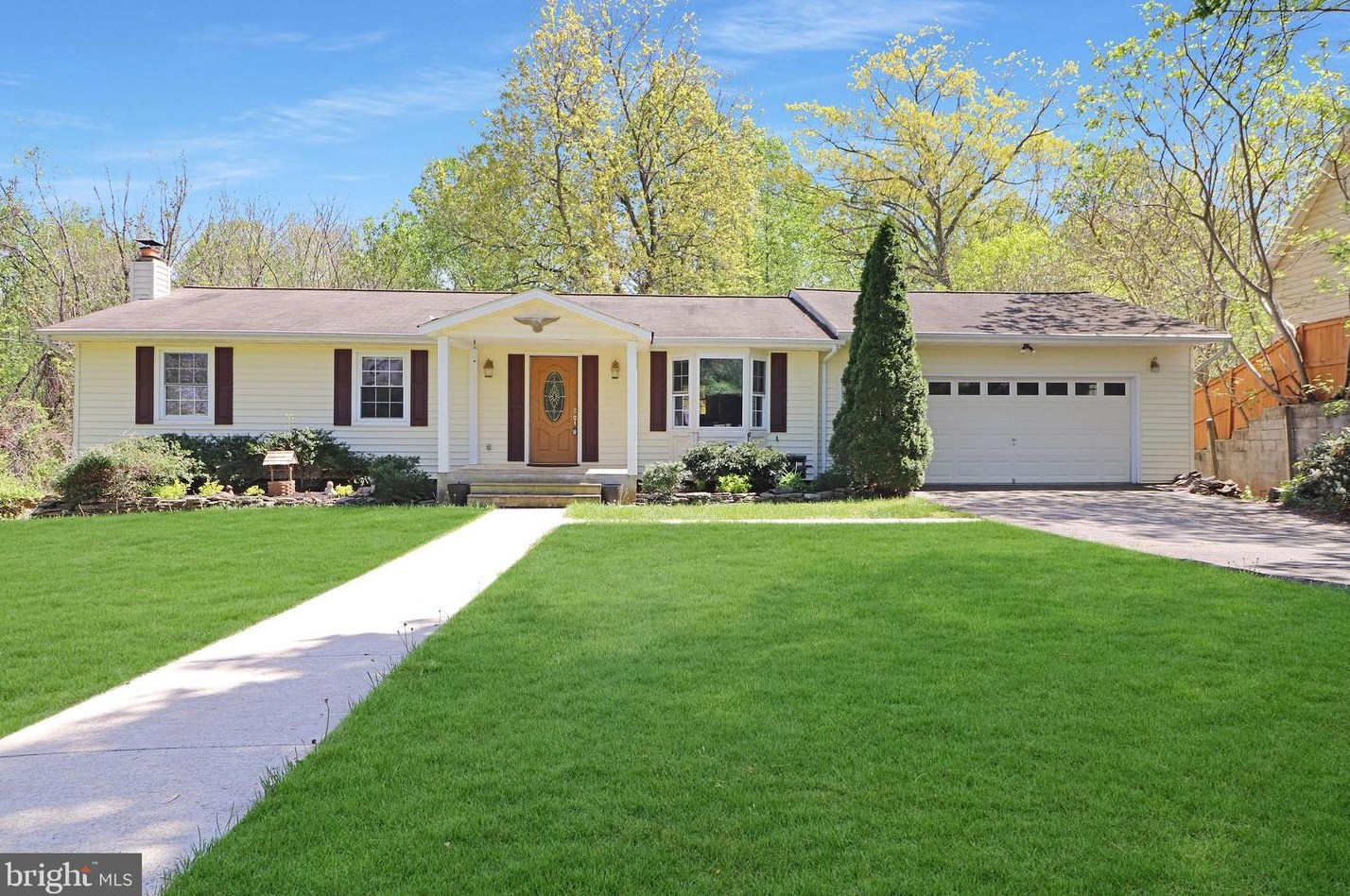 8011 Maplewood Dr, Manassas, VA 20111
