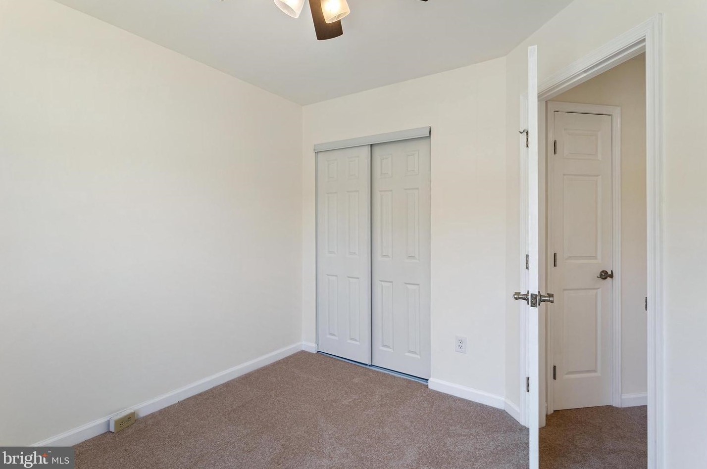 1985 Winslow Ct, Woodbridge VA  22191-4920 exterior